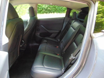 Tesla Model Y Long Range awd (20)