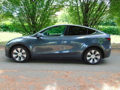 Tesla Model Y Long Range awd (4)