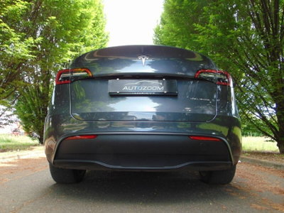 Tesla Model Y Long Range awd (8)