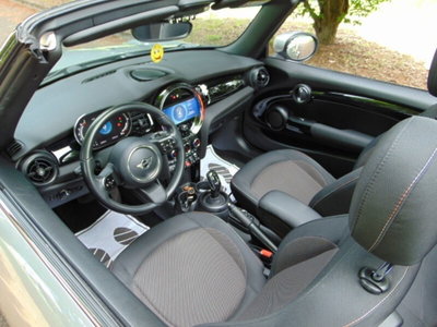 MINI Mini Cabrio 1.5 Cooper Essential Cabrio (19)
