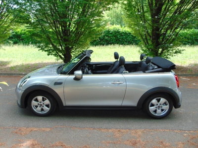 MINI Mini Cabrio 1.5 Cooper Essential Cabrio (4)