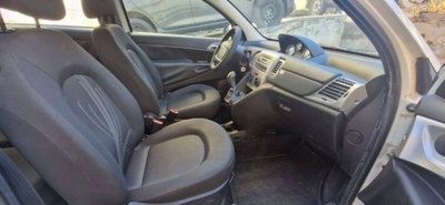 Lancia Ypsilon 1.3 MJT 75 CV Platinum (4)