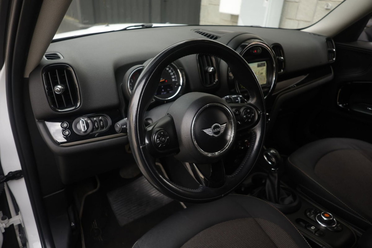 MINI Mini Countryman 2.0 Cooper D Hype Countryman (15)