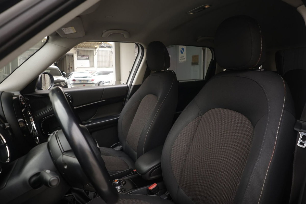 MINI Mini Countryman 2.0 Cooper D Hype Countryman (17)