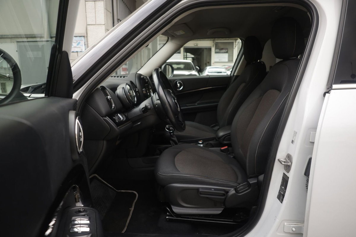 MINI Mini Countryman 2.0 Cooper D Hype Countryman (18)