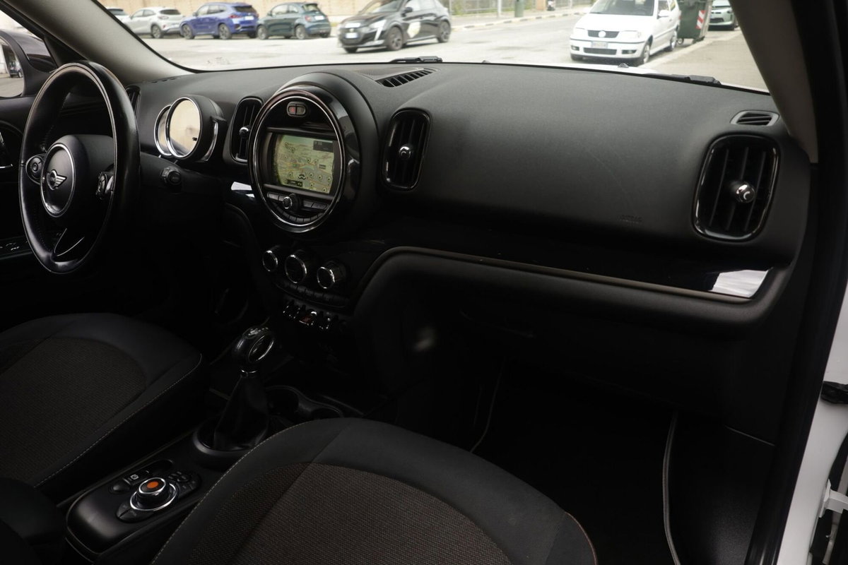 MINI Mini Countryman 2.0 Cooper D Hype Countryman (9)