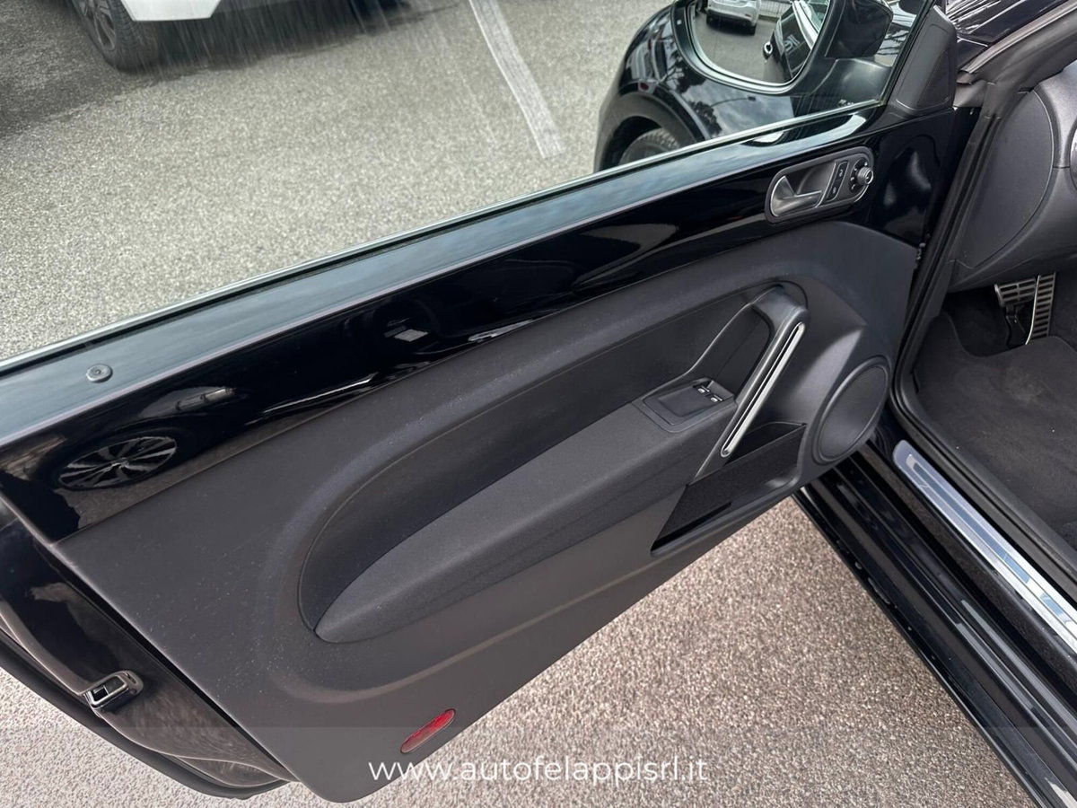 Volkswagen Maggiolino Cabrio 2.0 TSI DSG Sport BlueMotion Technology (10)