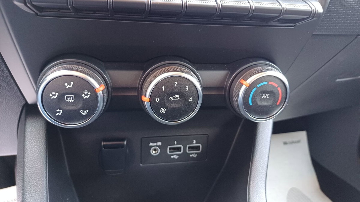 Renault Clio TCe 90 CV 5 porte Business (14)