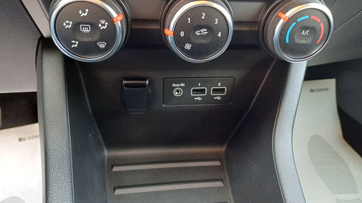 Renault Clio TCe 90 CV 5 porte Business (15)