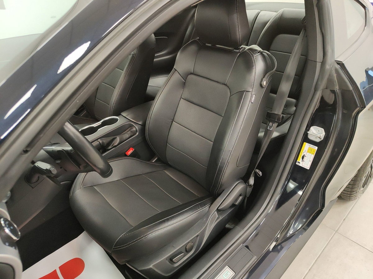 Ford Mustang Coupé Fastback 5.0 V8 GT (4)