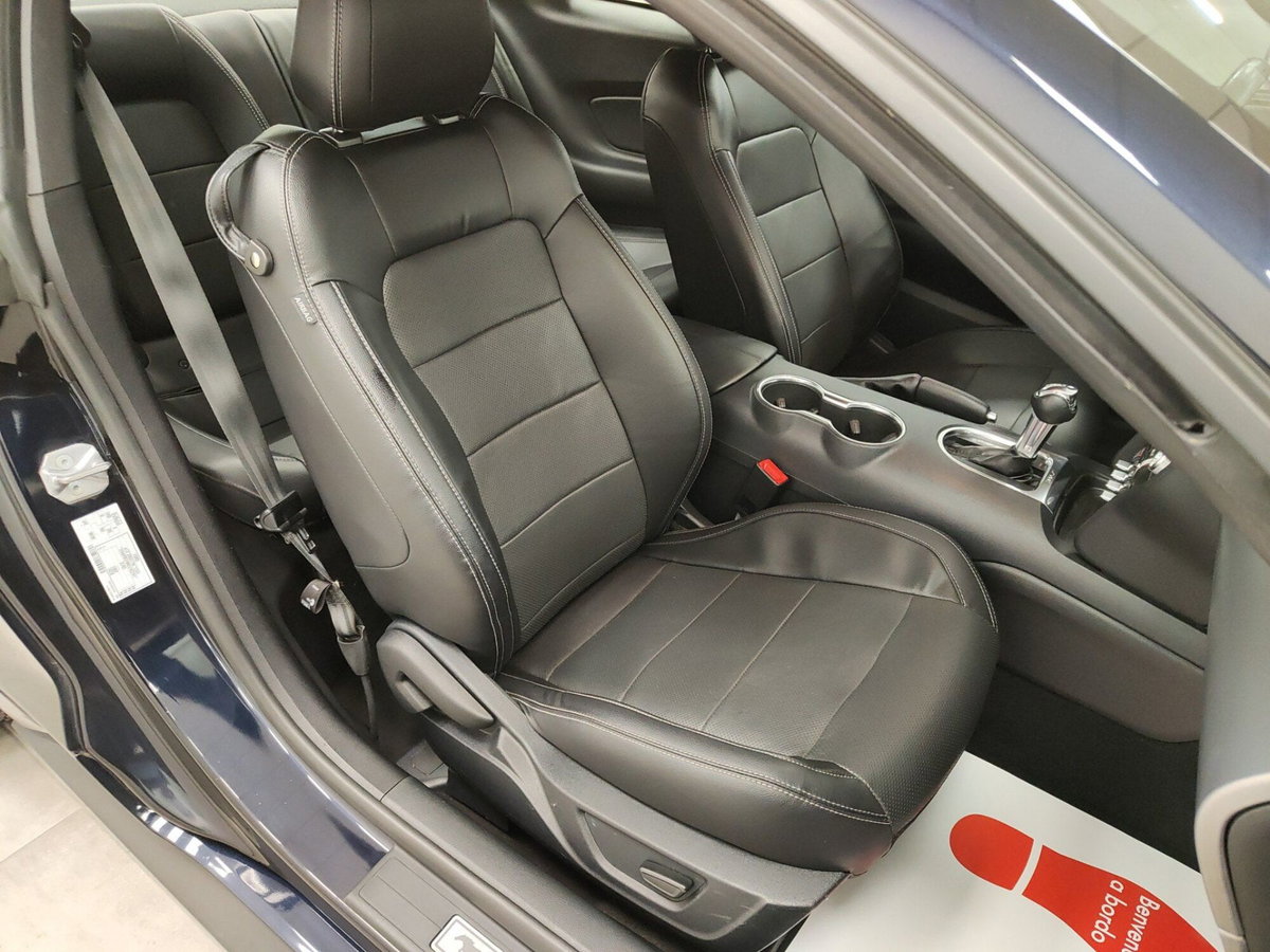 Ford Mustang Coupé Fastback 5.0 V8 GT (5)
