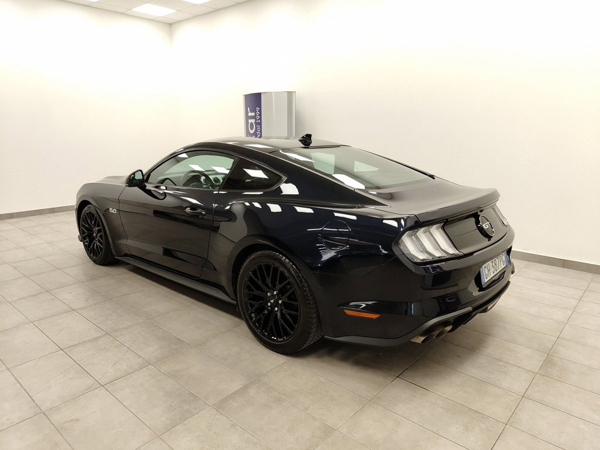 Ford Mustang Coupé Fastback 5.0 V8 GT (9)