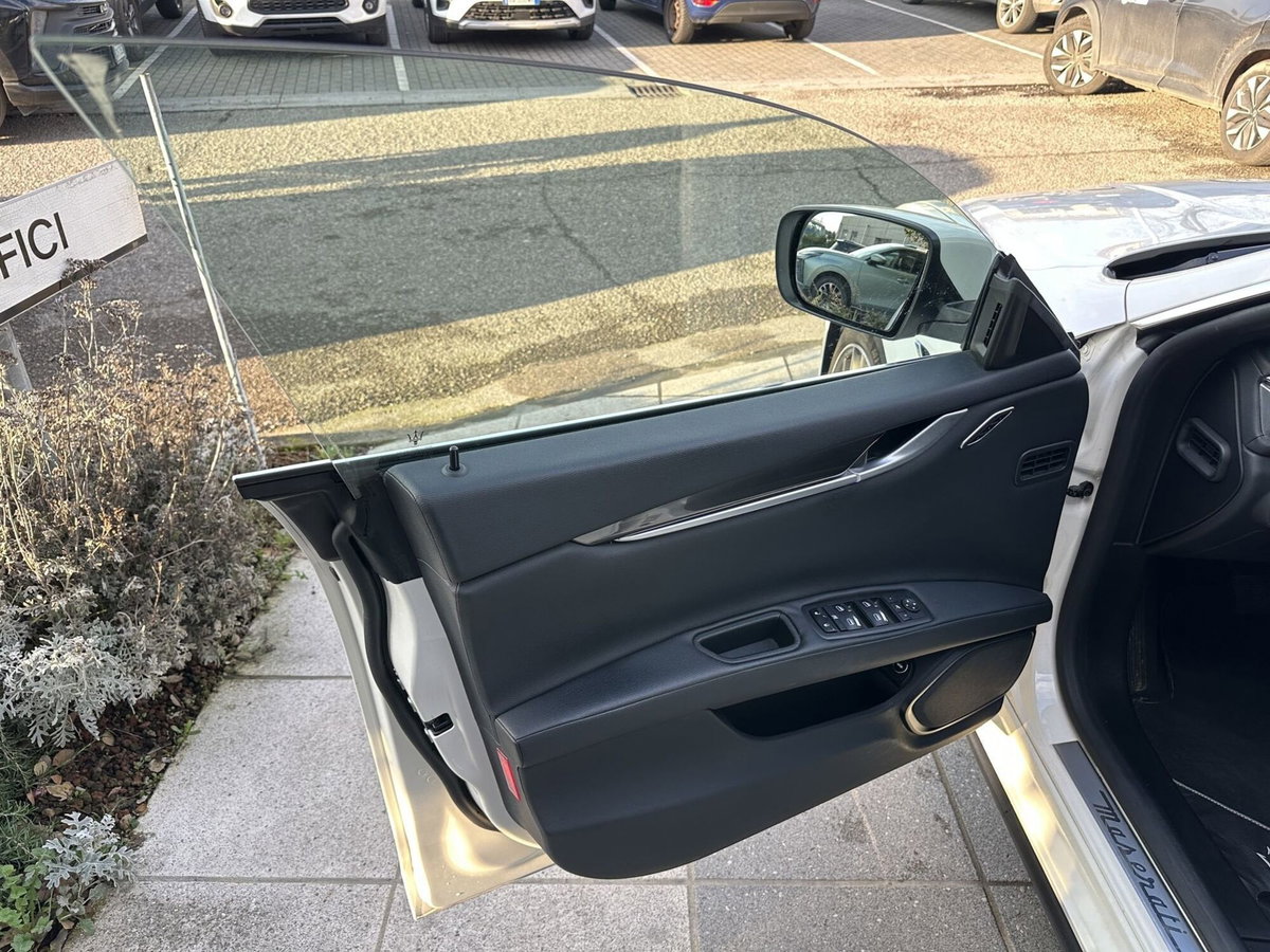 Maserati Ghibli Ghibli V6 Diesel (16)