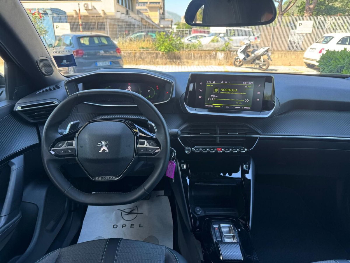 Peugeot 2008 BlueHDi 130 S&S EAT8 Allure Pack (10)