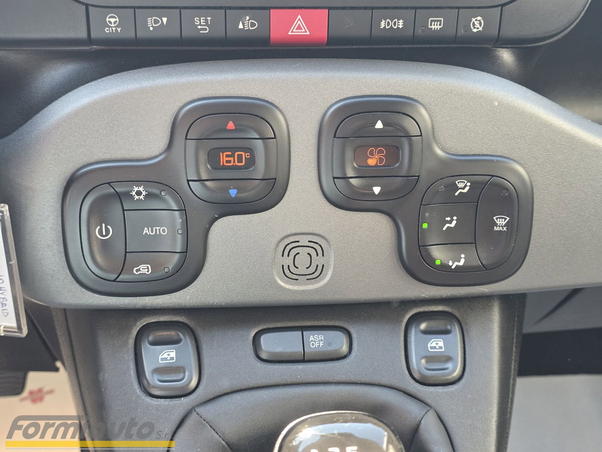 Fiat Panda 1.0 FireFly S&S Hybrid City Cross (16)