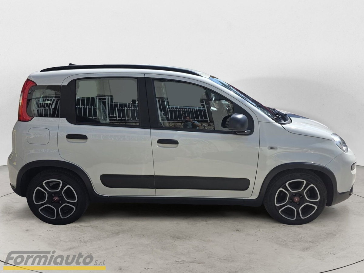 Fiat Panda 1.0 FireFly S&S Hybrid City Cross (8)