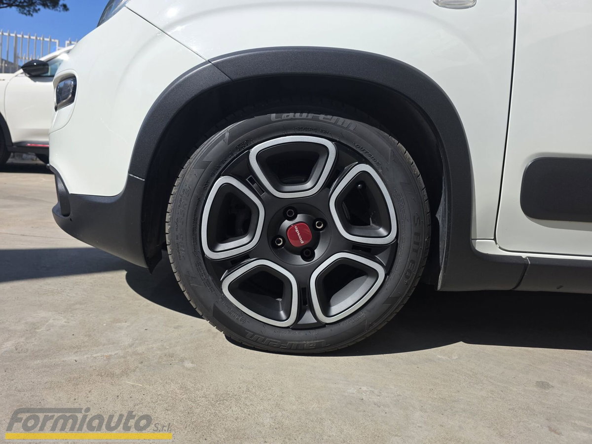 Fiat Panda 1.0 FireFly S&S Hybrid City Cross (9)