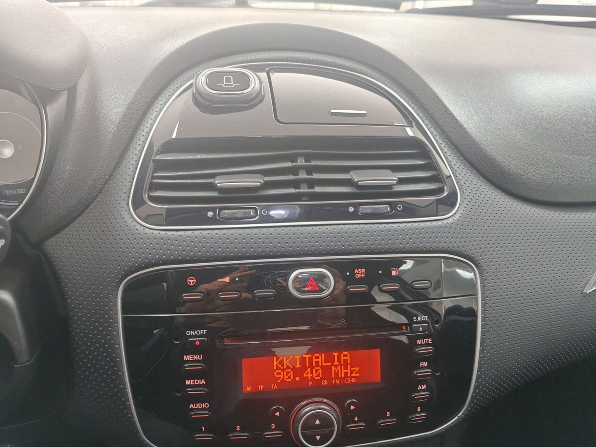 Fiat Grande Punto 1.4 5 porte Actual Natural Power (7)
