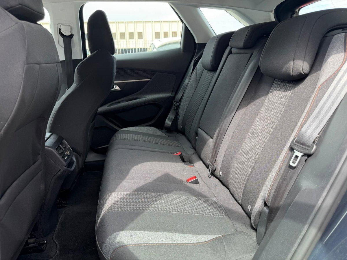 Peugeot 3008 BlueHDi 130 S&S EAT8 Active Business (11)