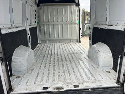 Peugeot Boxer Furgone 333 L2H2 2.2 bluehdi 140cv S&S (15)