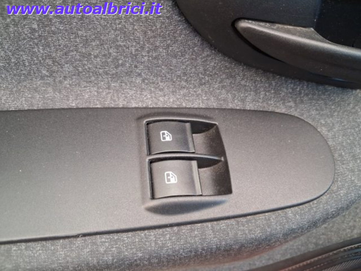 Lancia Ypsilon 1.0 FireFly 5 porte S&S Hybrid Ecochic Silver (12)