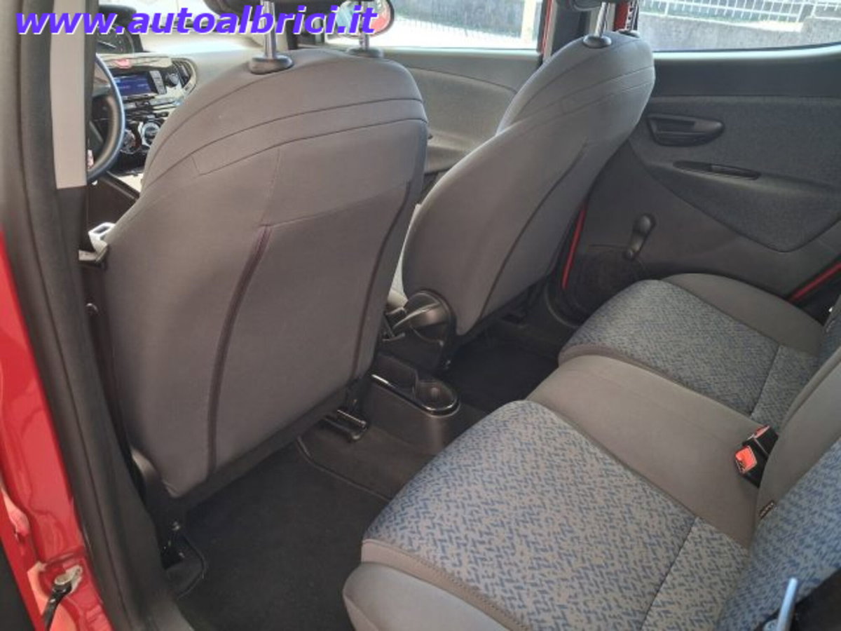 Lancia Ypsilon 1.0 FireFly 5 porte S&S Hybrid Ecochic Silver (16)