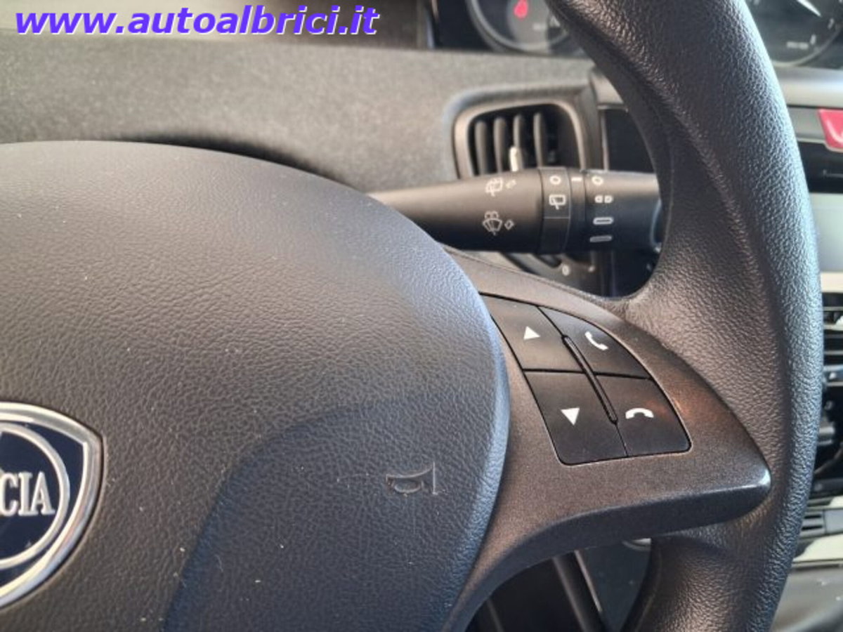 Lancia Ypsilon 1.0 FireFly 5 porte S&S Hybrid Ecochic Silver (20)