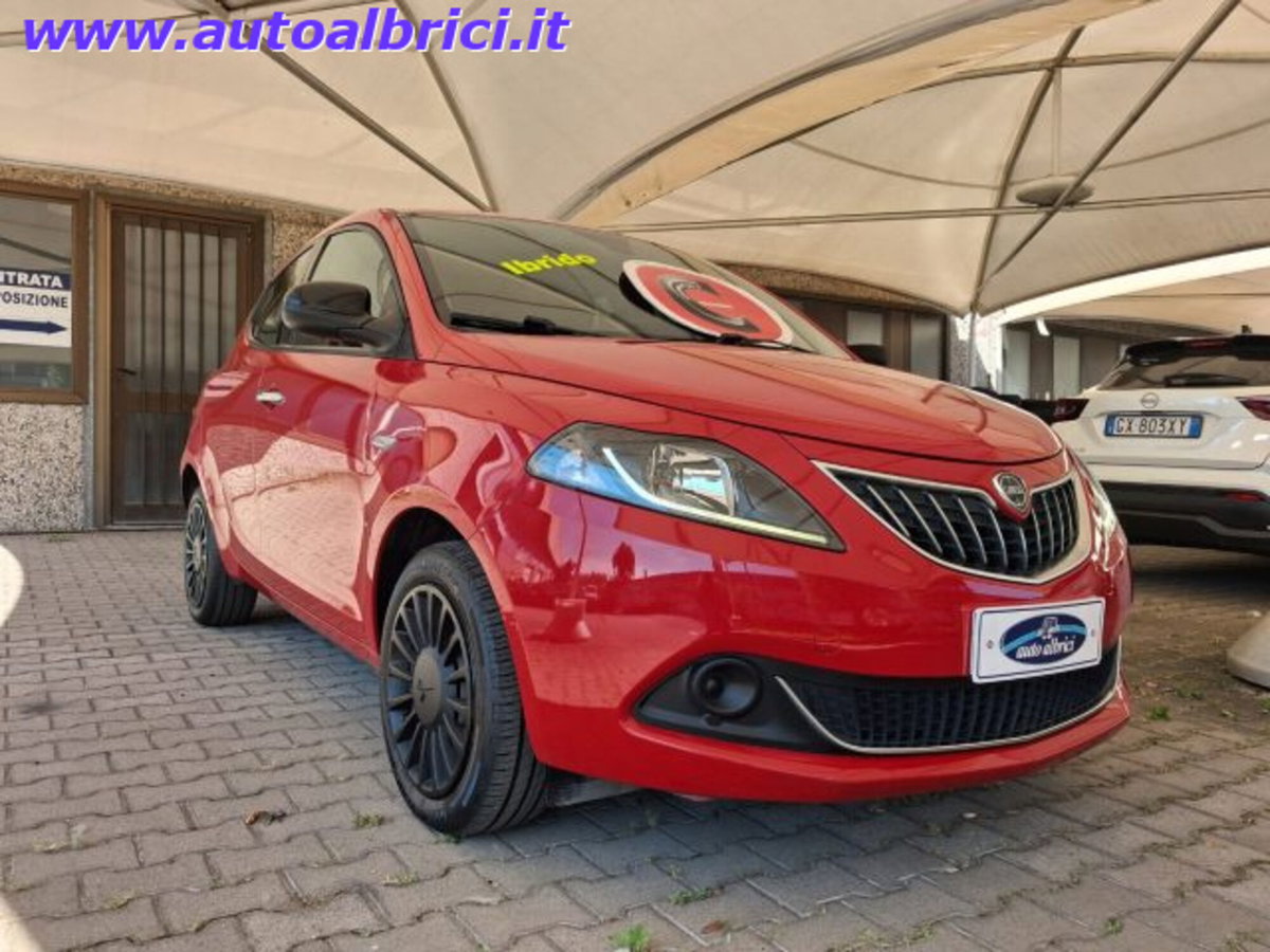 Lancia Ypsilon 1.0 FireFly 5 porte S&S Hybrid Ecochic Silver (3)