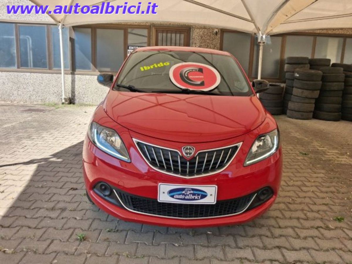 Lancia Ypsilon 1.0 FireFly 5 porte S&S Hybrid Ecochic Silver (4)