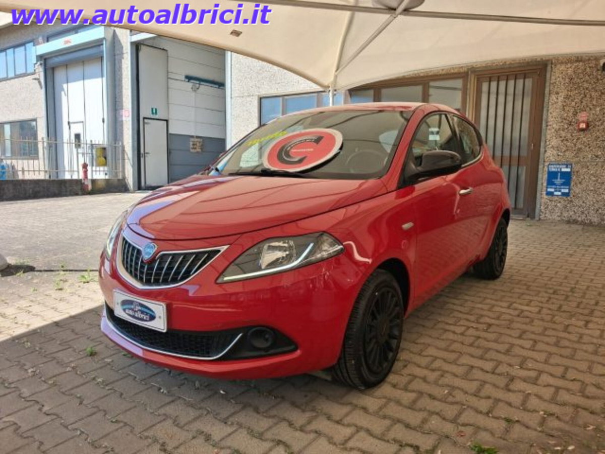 Lancia Ypsilon 1.0 FireFly 5 porte S&S Hybrid Ecochic Silver (5)