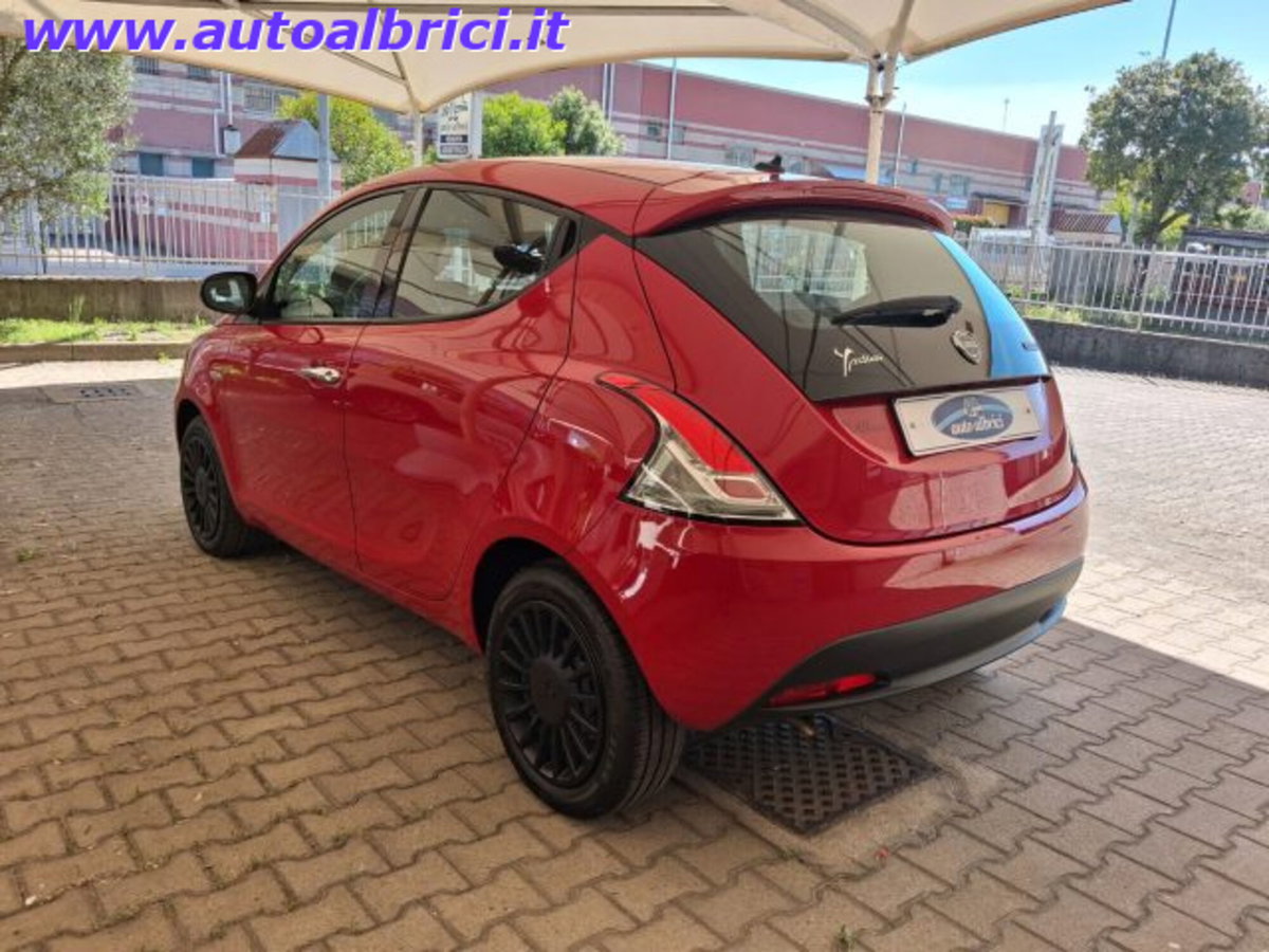 Lancia Ypsilon 1.0 FireFly 5 porte S&S Hybrid Ecochic Silver (7)