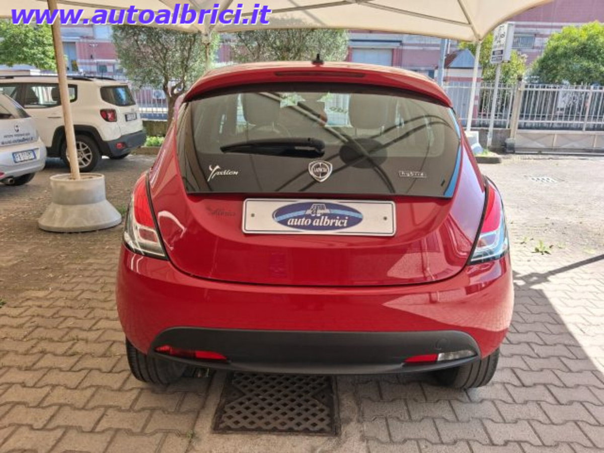 Lancia Ypsilon 1.0 FireFly 5 porte S&S Hybrid Ecochic Silver (8)