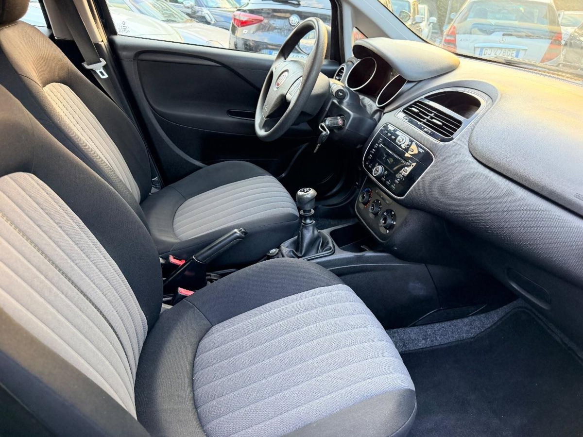 Fiat Punto 1.2 8V 5 porte Street (2)