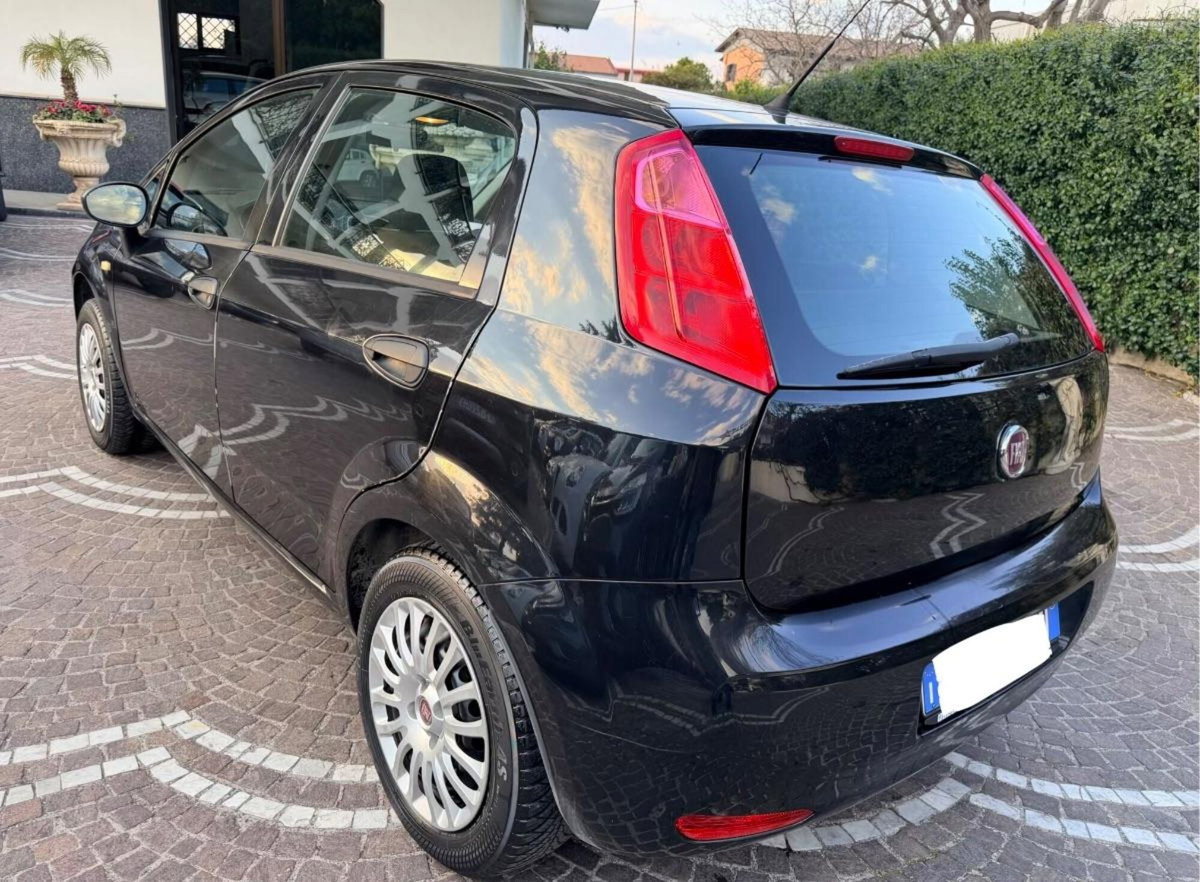 Fiat Punto 1.2 8V 5 porte Street (3)