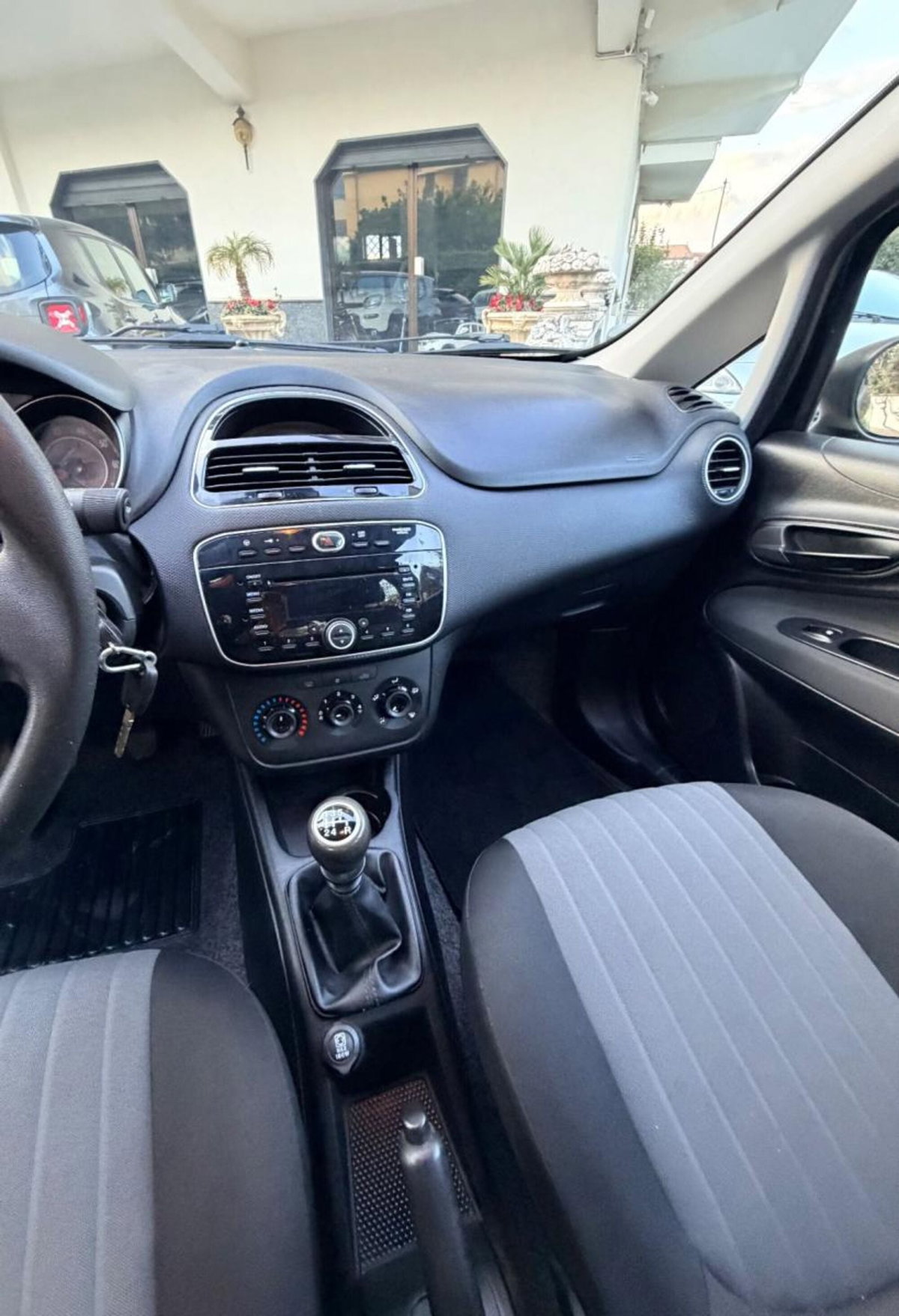 Fiat Punto 1.2 8V 5 porte Street (8)