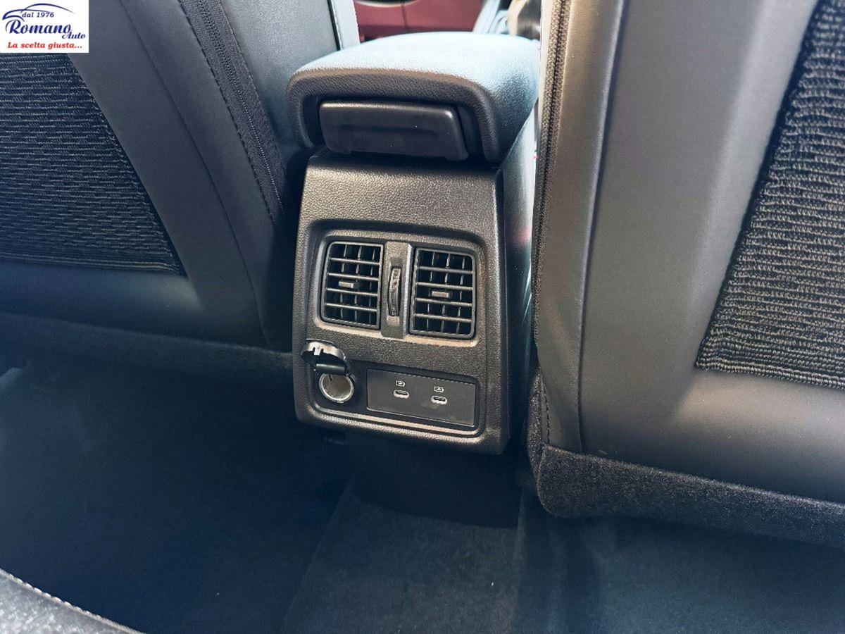 Renault Captur 1.2 eco-g Techno 120cv (18)