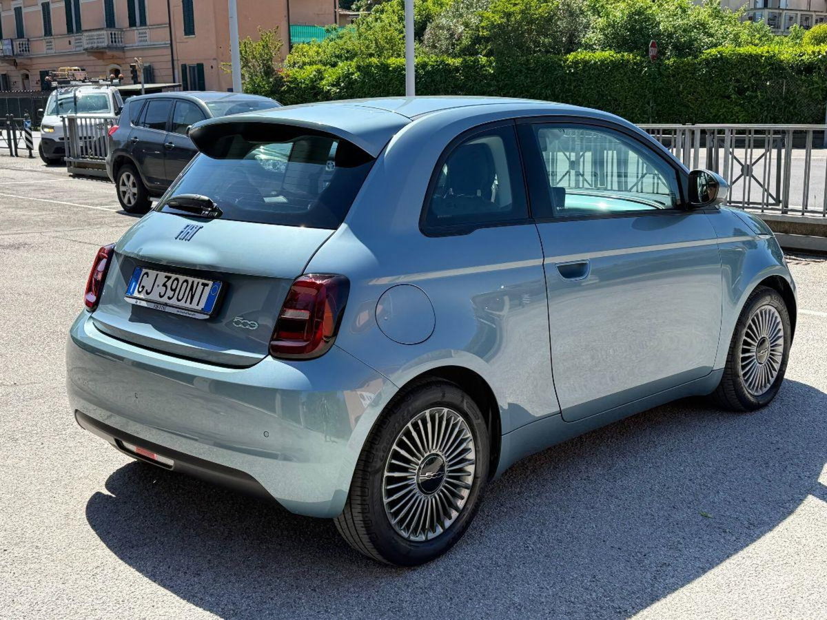 Fiat 500 Cabrio e Cabrio 42 kWh Icon (3)
