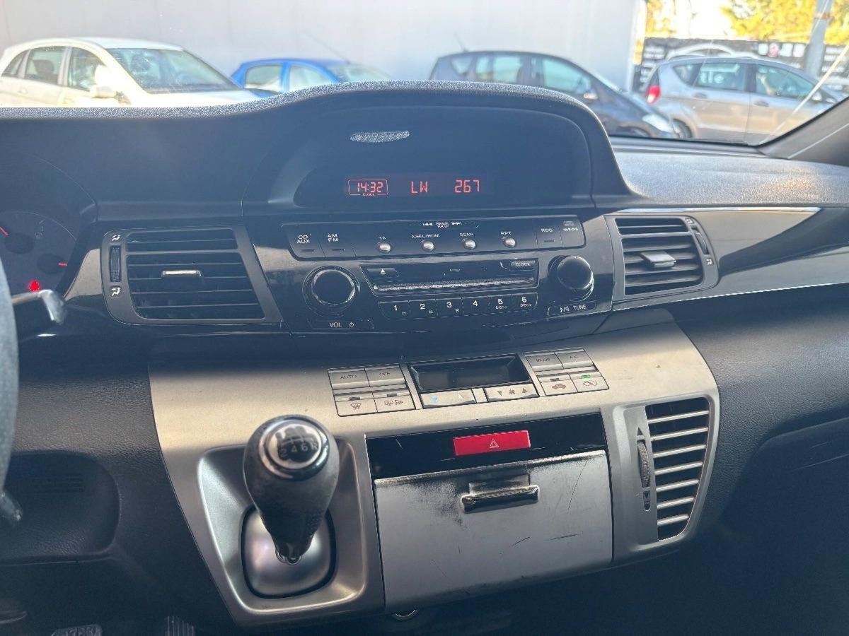 Honda FR-V 16V i-CTDi Comfort (11)