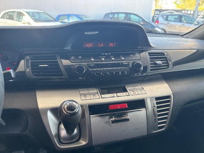 Honda FR-V 16V i-CTDi Comfort (11)