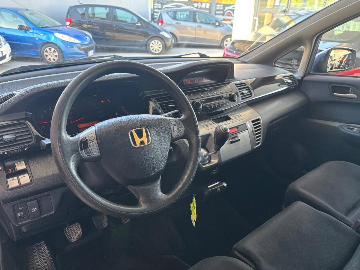 Honda FR-V 16V i-CTDi Comfort (9)