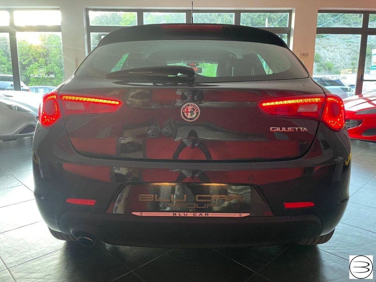 Alfa Romeo Giulietta 1.6 JTDm Super 120cv (5)