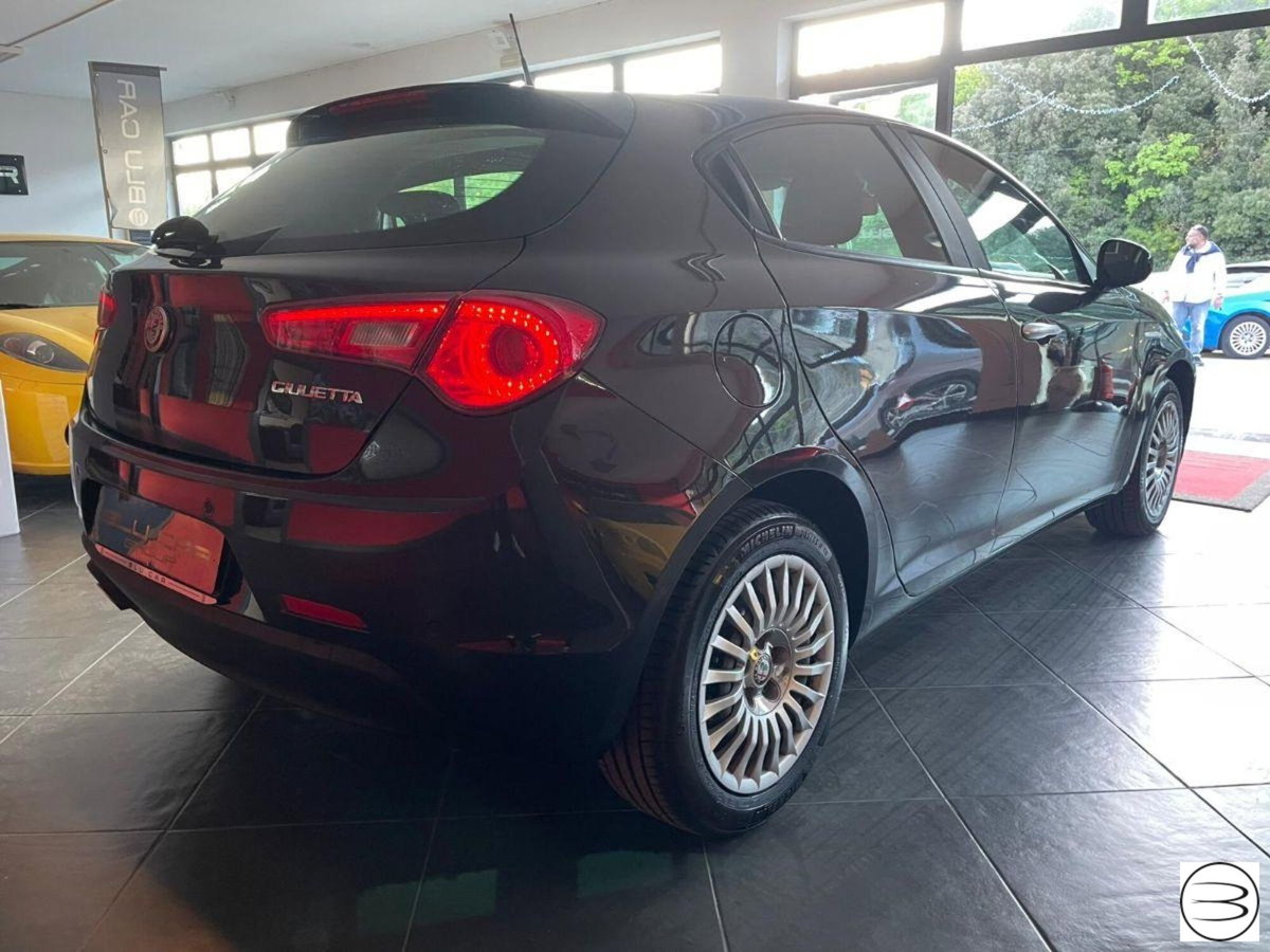 Alfa Romeo Giulietta 1.6 JTDm Super 120cv (6)