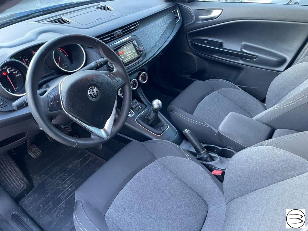 Alfa Romeo Giulietta 1.6 JTDm Super 120cv (7)