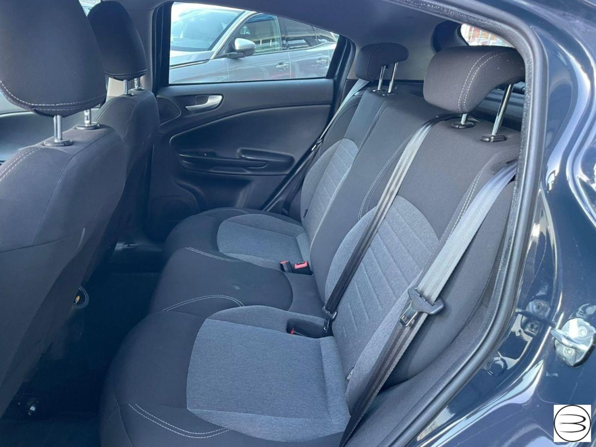 Alfa Romeo Giulietta 1.6 JTDm Super 120cv (9)