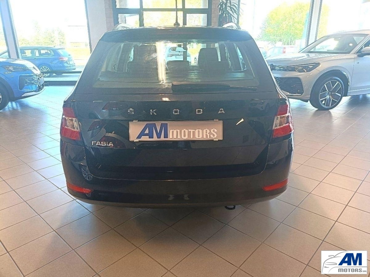 Skoda Fabia Station Wagon 1.0 TSI Wagon Business (6)