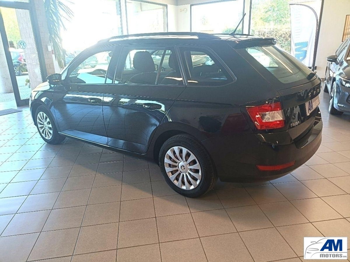 Skoda Fabia Station Wagon 1.0 TSI Wagon Business (9)