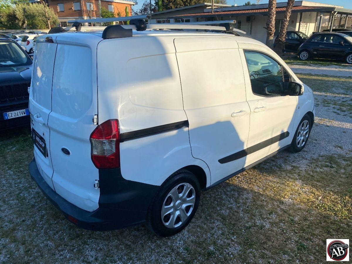 Ford Transit Courier 1.5 TDCi 75CV  Trend (6)