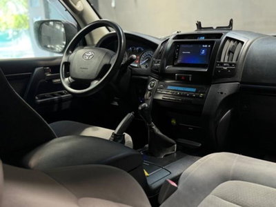 Toyota Land Cruiser V8 V8 4.5 D4-D 7 posti (14)