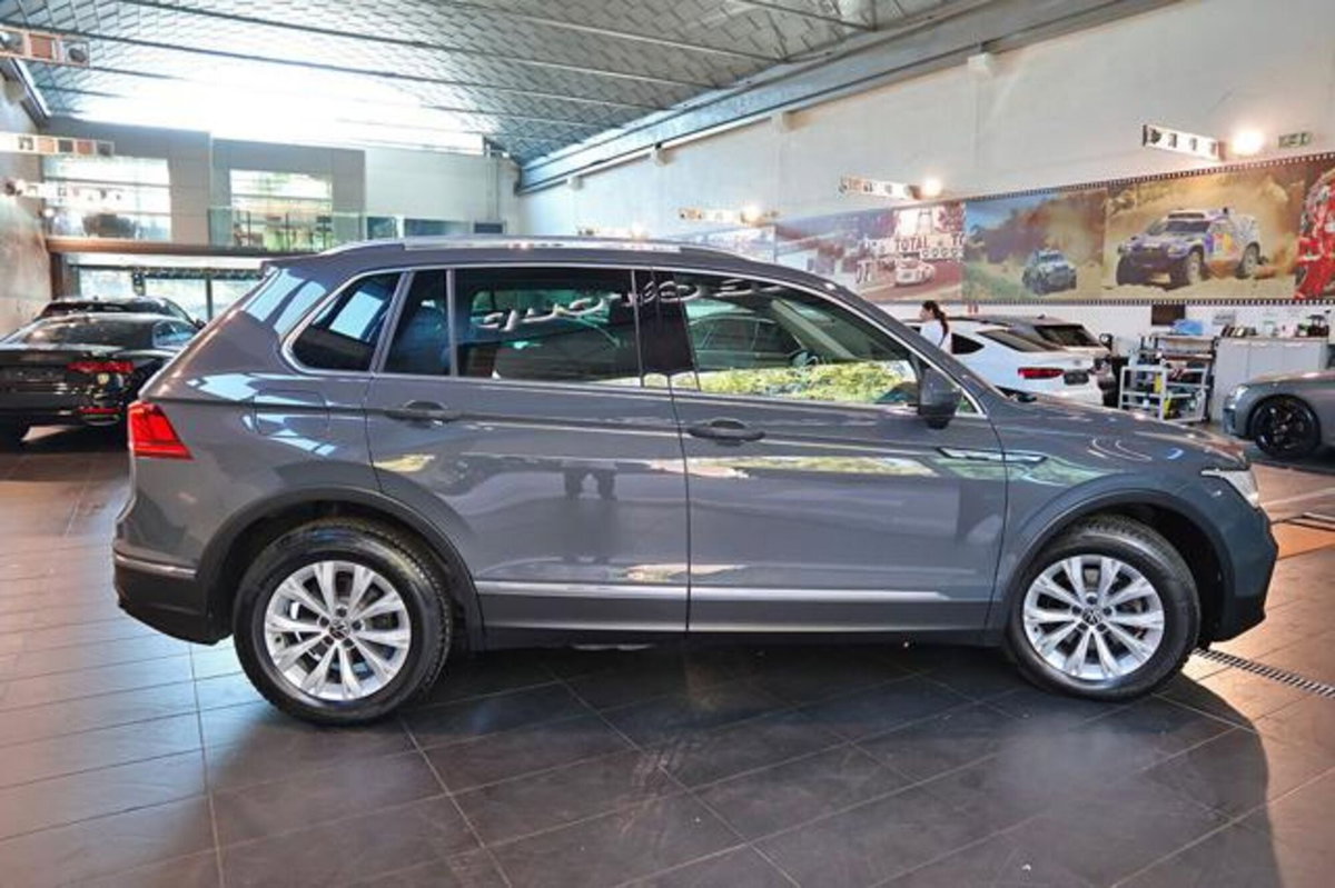 Volkswagen Tiguan 2.0 TDI 150 CV SCR DSG 4MOTION Life (10)