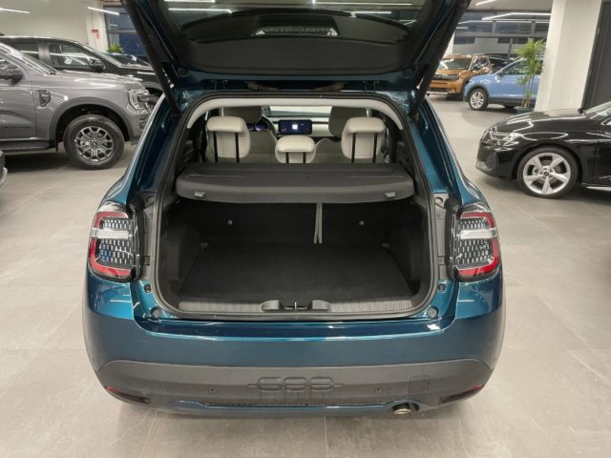 Fiat 600 1.2 hybrid La Prima 110cv auto (16)